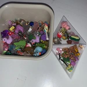 Berlock mix och pärl mix! - Båda kostar 15kr pär skopa!