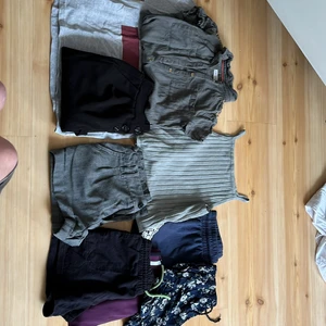 Barnkläder ca 146-152 - Gamla barnkläder i strl 146-152 vissa kan även förekomma lite större eller mindre.