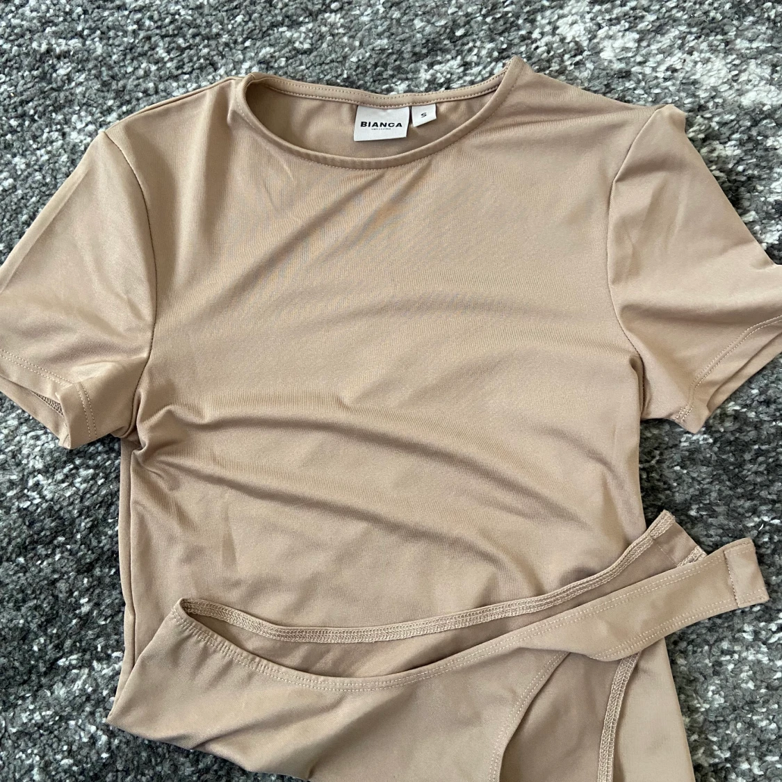 Bianca x Nelly beige bodyn