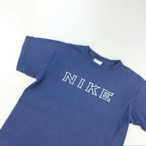 Nike broderad logga - Womens’/L, Sällsynt plagg, very good condition