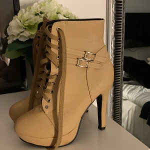 Skor från Zara storlek 38 - Skor från zara storlek 38