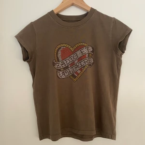 Zadig t-shirt  - Jätte fin tröja i en slags militär grön😍