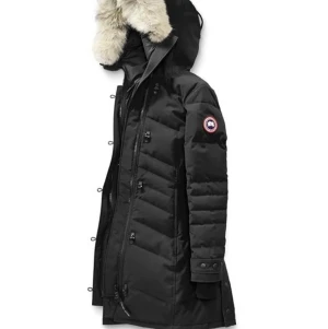 Canada goose jacka dam - Lorette parka canada goose jacka, äkta och kvitto finns med. Endast använd en vinter! Pris kan diskuteras.