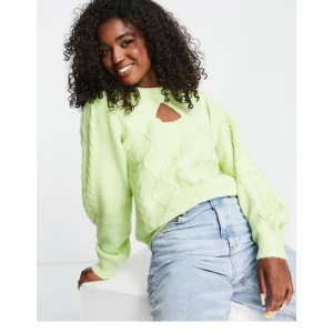 Stickad tröja - Limegrön stickad tröja.  Helt ny. Nypris 519kr 