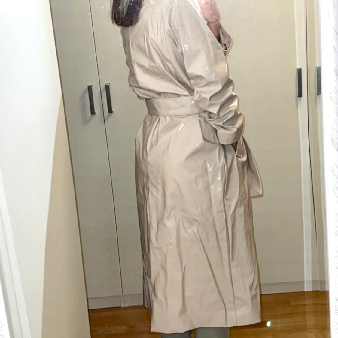 Trenchcoat lackad  - 90