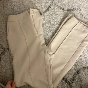 Beiga kostymbyxor  - Beiga kostymbyxor 