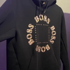Hugo boss hoodie - 500kr