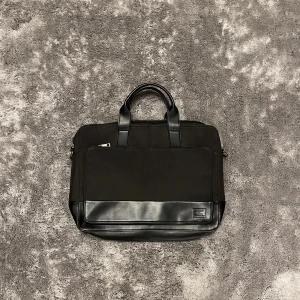 Datorväska - Använd ett fåtal gånger men känns som ny. Meddela vid intresse !