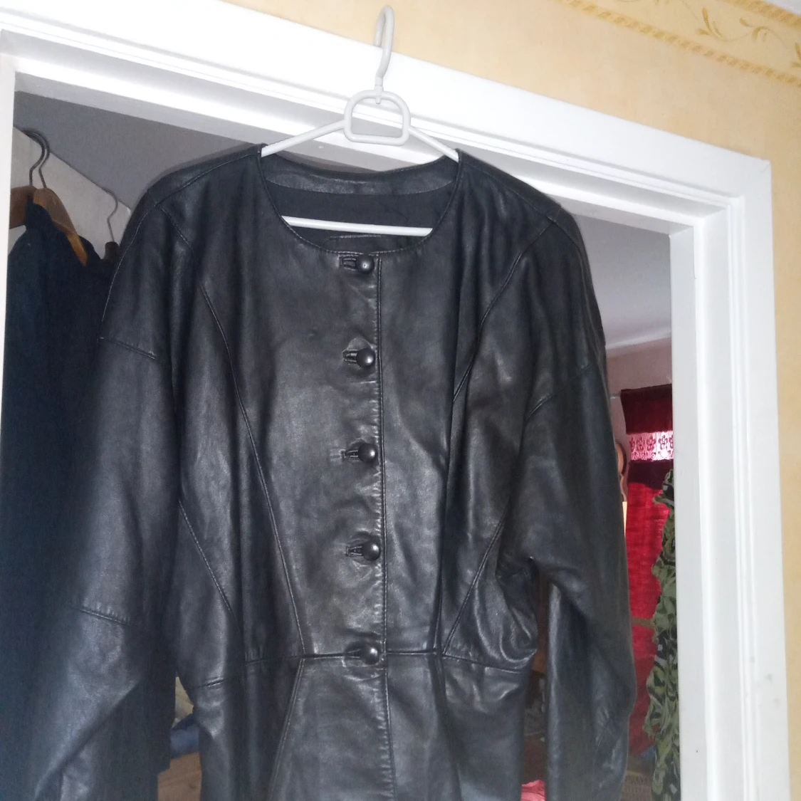 Svart skinnjacka /blus stl M. - 91