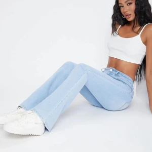 Raka jeans  - Raka/utsvängda jeans.  Aldrig använda.  Strl xs-s, stretchiga  💞👖 Egna bilder kan skickas 