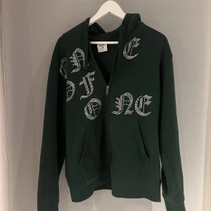One of one hoodie - Säljer denna snygga one of one hoodien då den inte kommer till användning