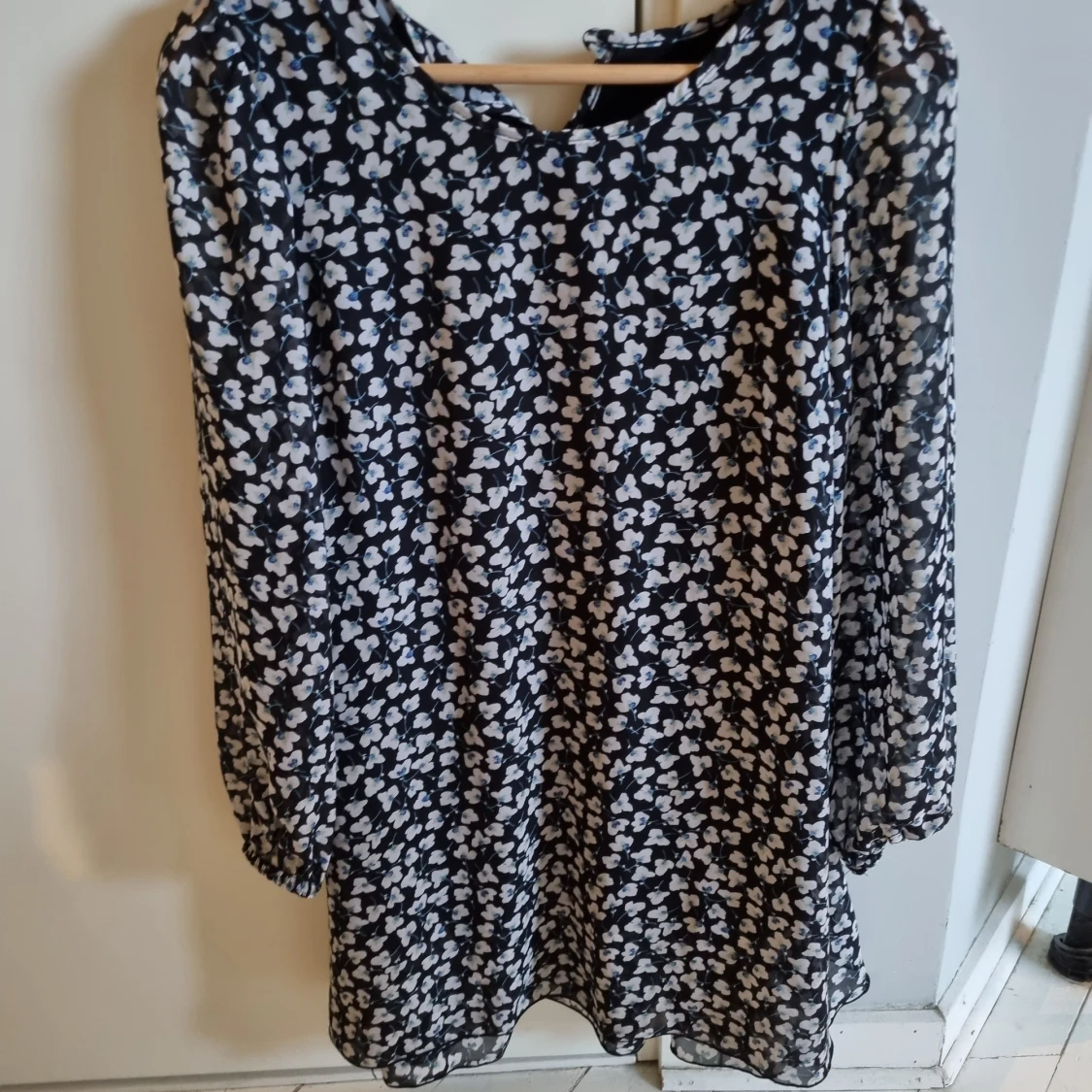 Fin blommig klänning från peacocks uk, storlek 38