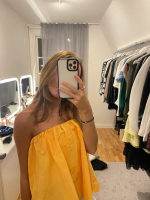 Topp - Jättesnygg topp från zara!!!