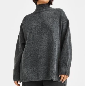 H&m tröja  - Säljer denna gråa H&m tröjan. Väldigt fint skick och använd några gånger. Pris kan diskuteras😌