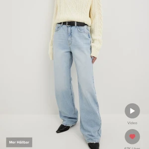 Jeans från NAKD - Säljer dessa assnygga jeans för att de tyvärr är för små för mig🤰:( , men de är såå fina och knappt använda. Nypris 549kr