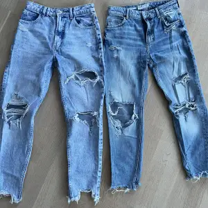 Två fina Bershka jeans i stl 36! Använda 2-3 gånger! Tyvärr för små för mig!   Pris 130:- / styck   Kan mötas i Uppsala eller skickas mot porto 