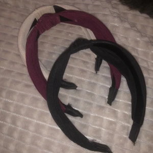 Diadem - Säljer dessa jättefina diademen! Kom privat för fler frågor❤️