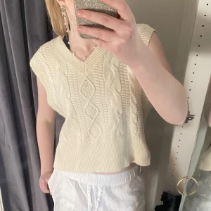 Väst - Säljer denna fina väst❤️jätte fint skick men kommer inte till användning för mig!