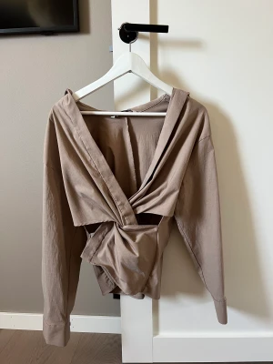 Blus/skjorta - Beige Zara Ny skick