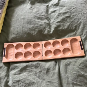 Kalleha  - En kalleha bräda däremot medföljer inte kulor. Skick på brädan är 9/10