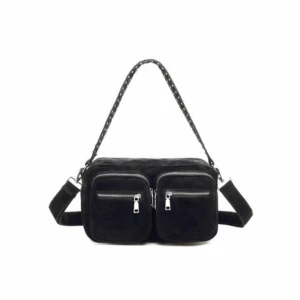 Noella väska - Säljer min älskade väska från noella. Använder den inte längre!💓pris kan diskuteras vid snabb affär!💓