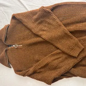 Stickad oversized tröja/kofta