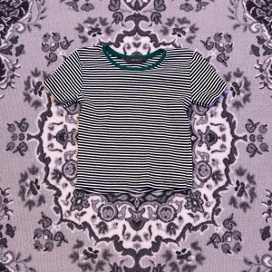 Randig t-shirt  - En randig t-shirt 