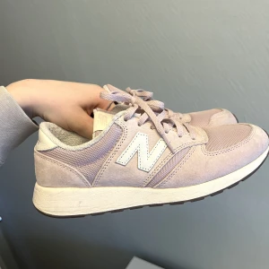 New balance 420 - Knappt använda new balance 420 i rosa. Storlek 38. 