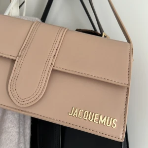 Jacquemus - Oanvänd kopia.