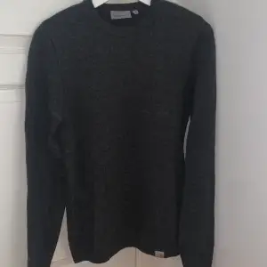 Material: 80% Lammull, 20% Nylon Model: Allen sweater