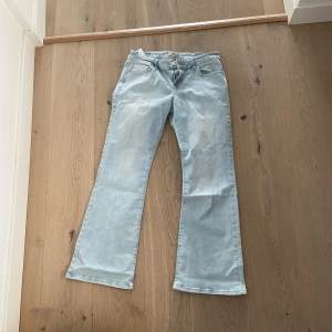 Ltb jeans - Säljer mina helt oanvända ljusblåa ltb jeans som har alla lappar kvar då de är för stora för mig. Frakt ingår ej i priset 💓