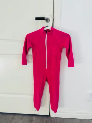 Fleece overall Everest - Everest overall väldigt bra skick och varm. Storlek 98/104
