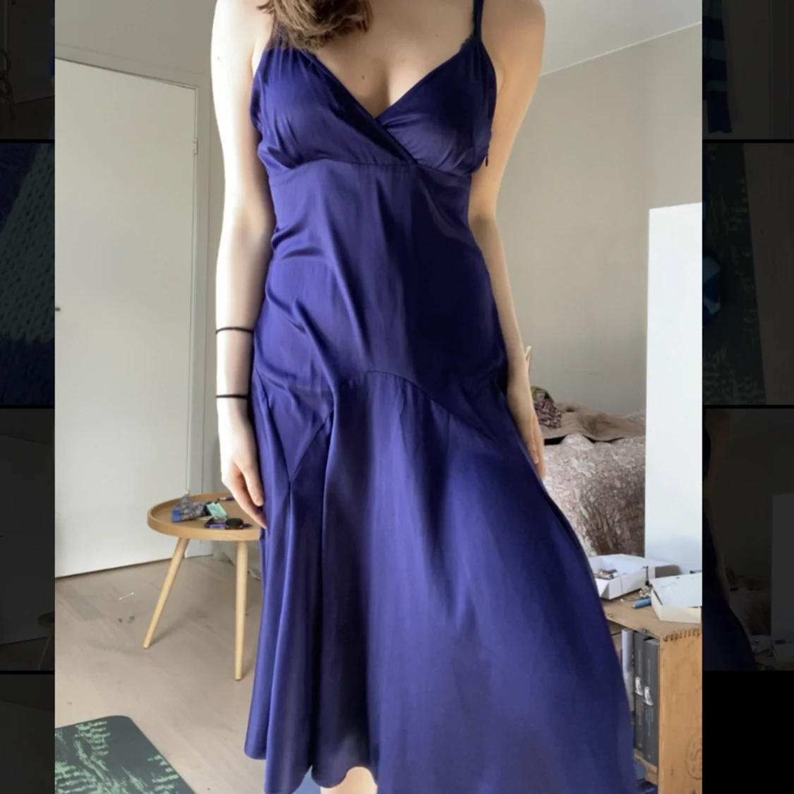 LILA SILKES KLÄNNING  - 90