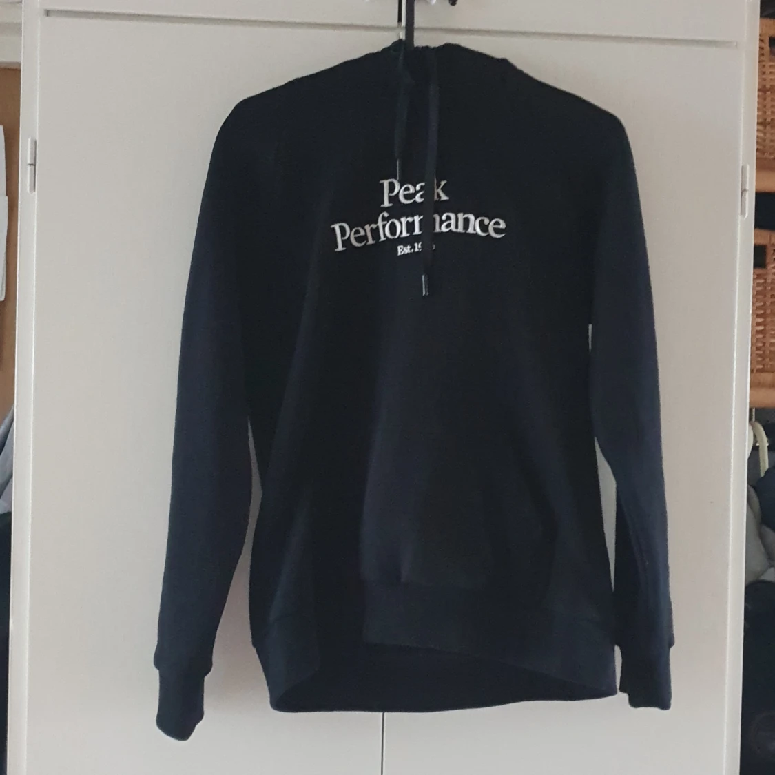 Svart hoodie  - 90