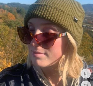 Solglasögon moshino - Så fina solglasögon från moshino!💙💚💛🧡