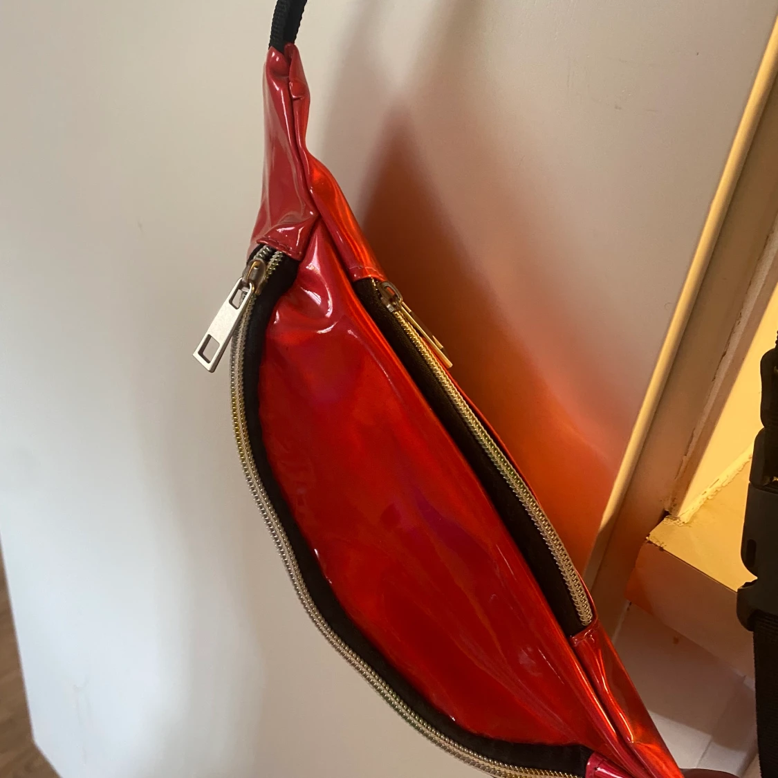 Röd midjeväska  - 90