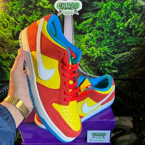 Nike SB Dunk Low “Bart Simpson” 🦕🦺 - Nike SB Dunk Low “Bart Simpson” 🦕🦺  Storlek: -45.5 Pris:2399kr