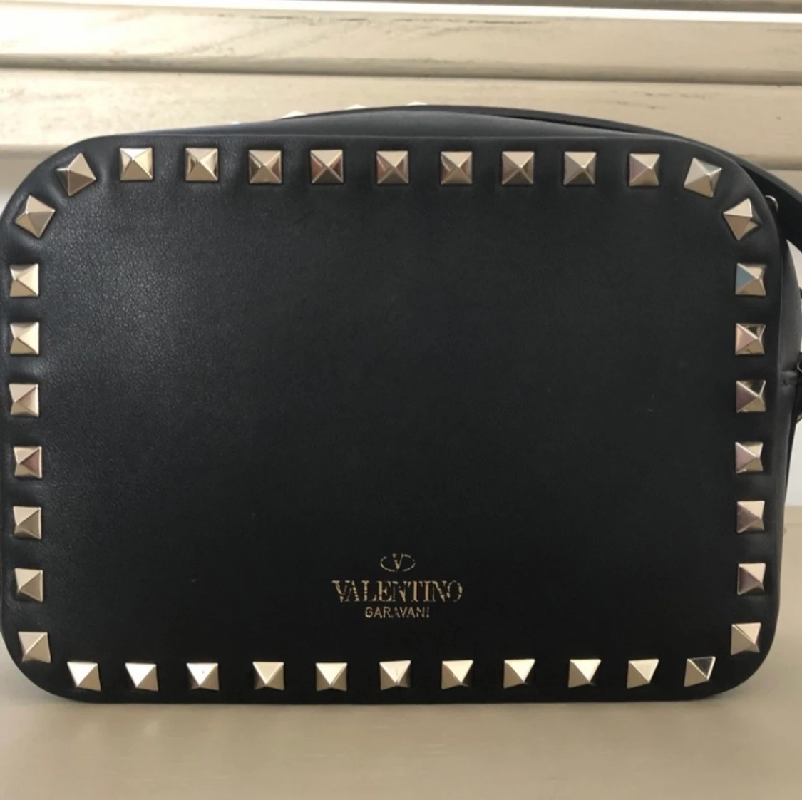 Valentino Garavani väska  - 90