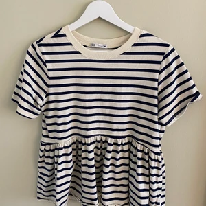 Zara topp  - Helt oanvänd zara tröja i storlek S💕