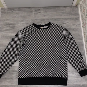 Vans sweatshirt  - Baggy sweatshirt, not really used, size is small but it’s the sweatshirt is pretty big 