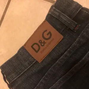 Vintage DOLCE & GABBANA jeans, midwaist, storlek s/m, raka ben