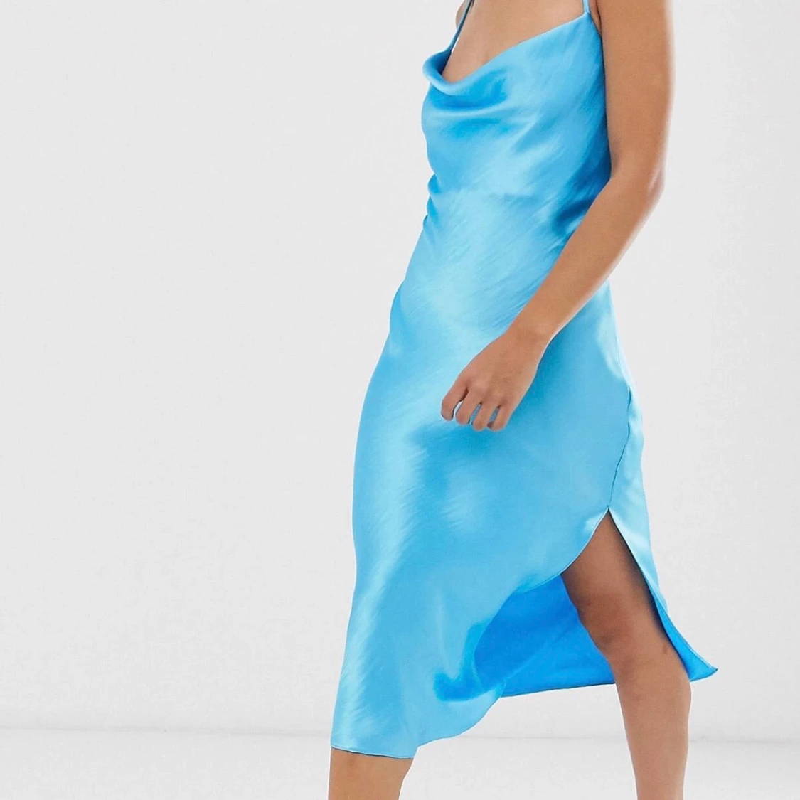 ASOS satin klänning blå fest