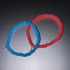 Armband - 2 st armband  frakt 13 kr