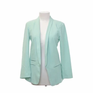 Kavaj - En jättefin mintgrön/turkos kavaj som jag köpte på Sellpy, men är tyvärr tvungen och sälja då den inte passar mig :/ den är från asos i storlek 38. Skriv för mer info🤍🤍 