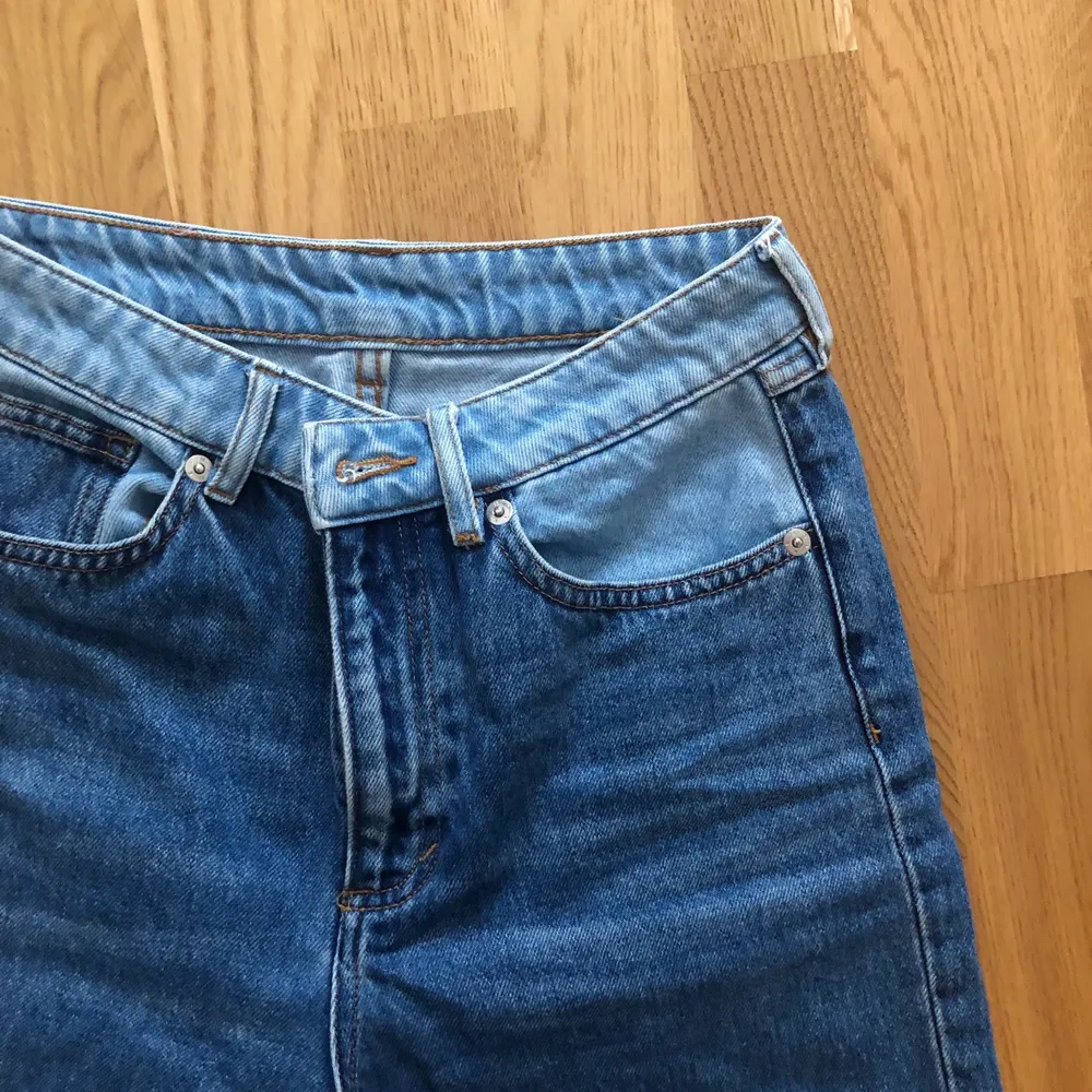 Coola jeans i block mönster i gott skick!!. Jeans & Byxor.