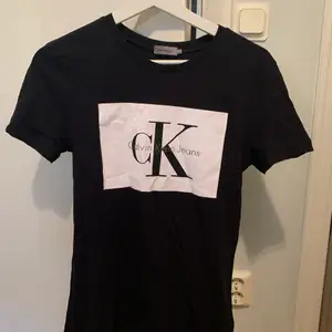 T-shirt från Calvin Klein, helt ny med prislapp!