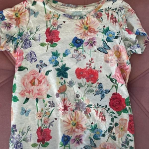 T shirt  - Blommig  t-shirt 