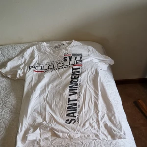 Tröja - Köpare står för frakt 