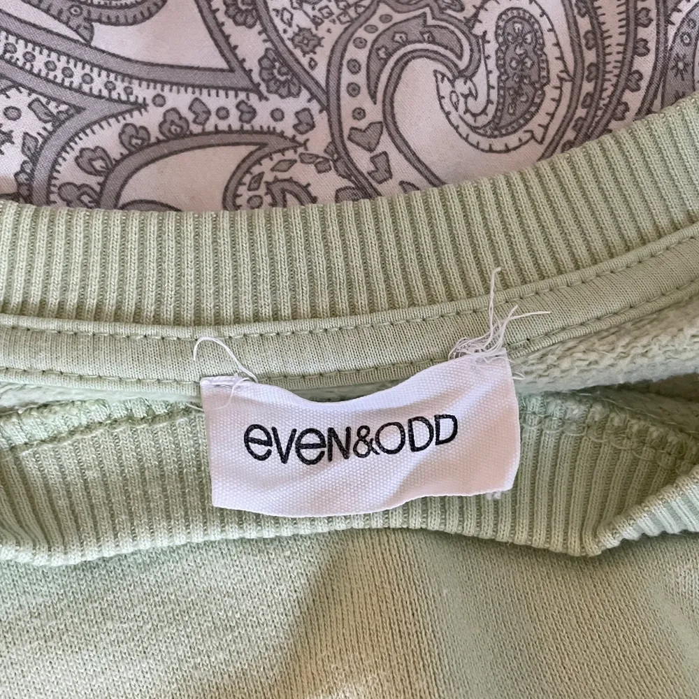 Grön sweatshirt från Even&Odd, ser ut som ny. Oversized! . Tröjor & Koftor.
