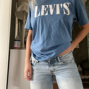 Levis tshirt - 99 + frakt 😍😍💥💥💥